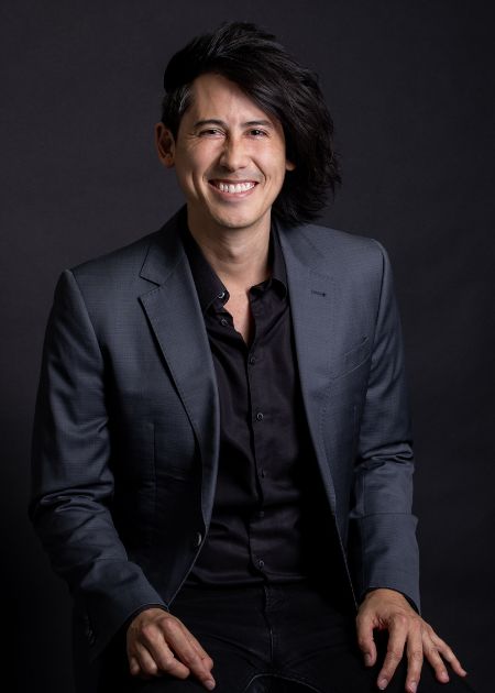Dr Jordan Nguyen Sitting