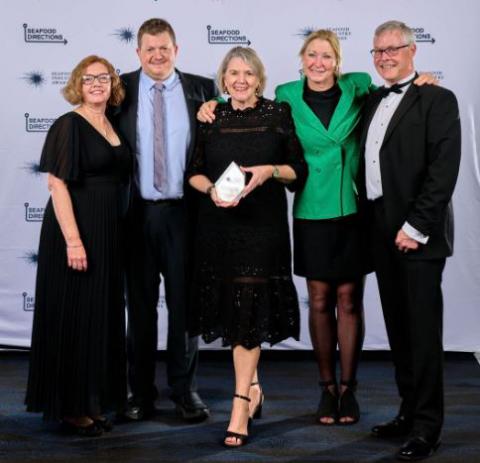 FRDC Managing Director Dr Patrick Hone (at right) congratulates the team which won the Research Award, sponsored by FRDC, in the Seafood Industry Awards presented at Seafood Directions. With him from left, are Executive Officer of the Australian Prawn Farmers Association Kim Hooper, Source Certain Managing Director Cameron Scadding, Australian Council of Prawn Fisheries Chair Annie Jarrett, and Dr Janet Howieson, Senior Lecturer in the School of Microbiology and Life Sciences at Curtin University. Photo: Seafood Industry Australia. FRDC Managing Director Dr Patrick Hone (at right) congratulates the team which won the Research Award, sponsored by FRDC, in the Seafood Industry Awards presented at Seafood Directions. With him from left, are Executive Officer of the Australian Prawn Farmers Association Kim Hooper, Source Certain Managing Director Cameron Scadding, Australian Council of Prawn Fisheries Chair Annie Jarrett, and Dr Janet Howieson, Senior Lecturer in the School of Microbiology and Life Sciences at Curtin University. Photo: Seafood Industry Australia.